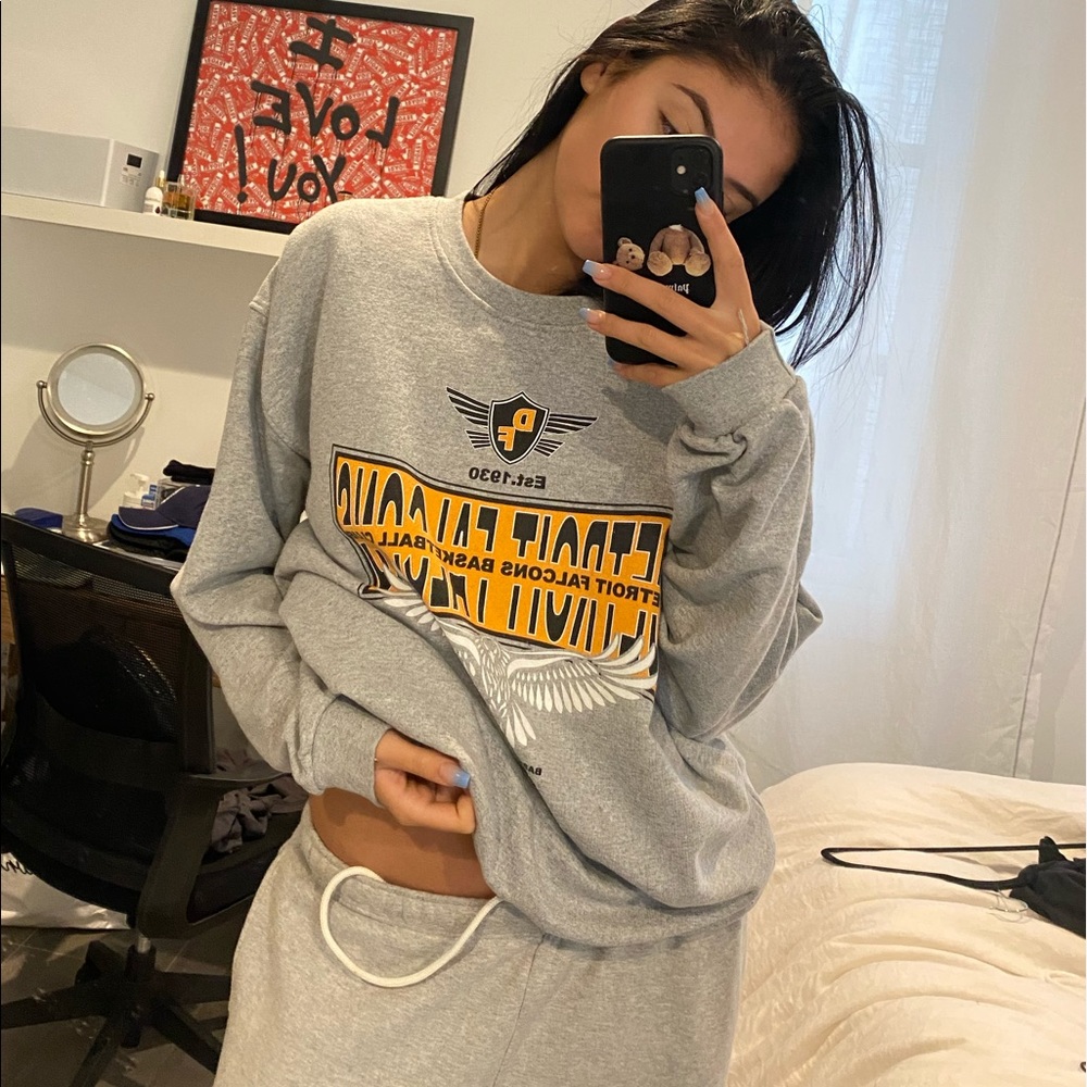 Detroit crew neck